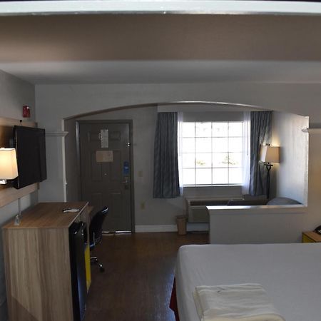 Days Inn By Wyndham Nacogdoches/Sfa University/Downtown מראה חיצוני תמונה
