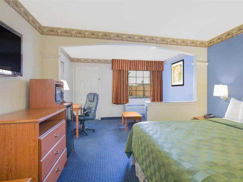 Days Inn By Wyndham Nacogdoches/Sfa University/Downtown מראה חיצוני תמונה