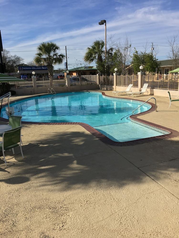 Days Inn By Wyndham Nacogdoches/Sfa University/Downtown מראה חיצוני תמונה
