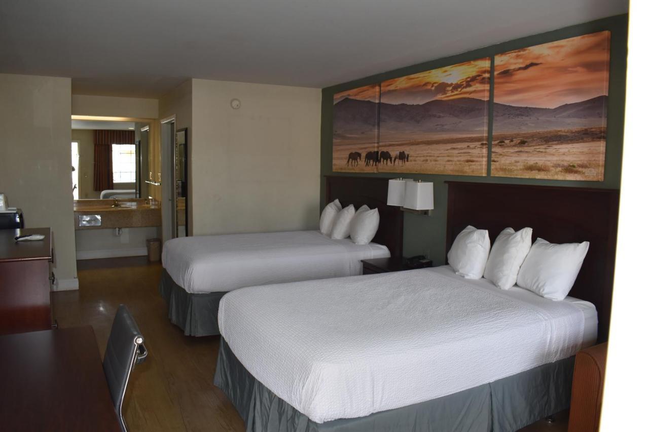 Days Inn By Wyndham Nacogdoches/Sfa University/Downtown מראה חיצוני תמונה