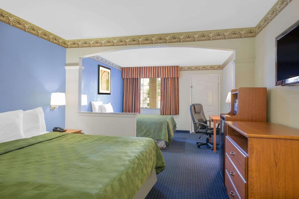 Days Inn By Wyndham Nacogdoches/Sfa University/Downtown מראה חיצוני תמונה