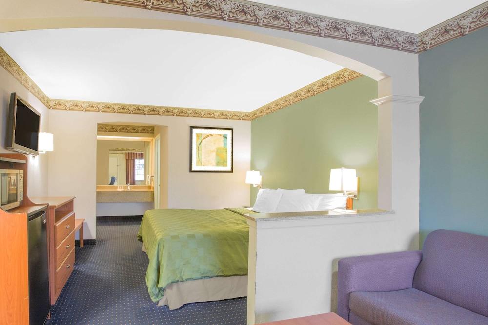Days Inn By Wyndham Nacogdoches/Sfa University/Downtown מראה חיצוני תמונה