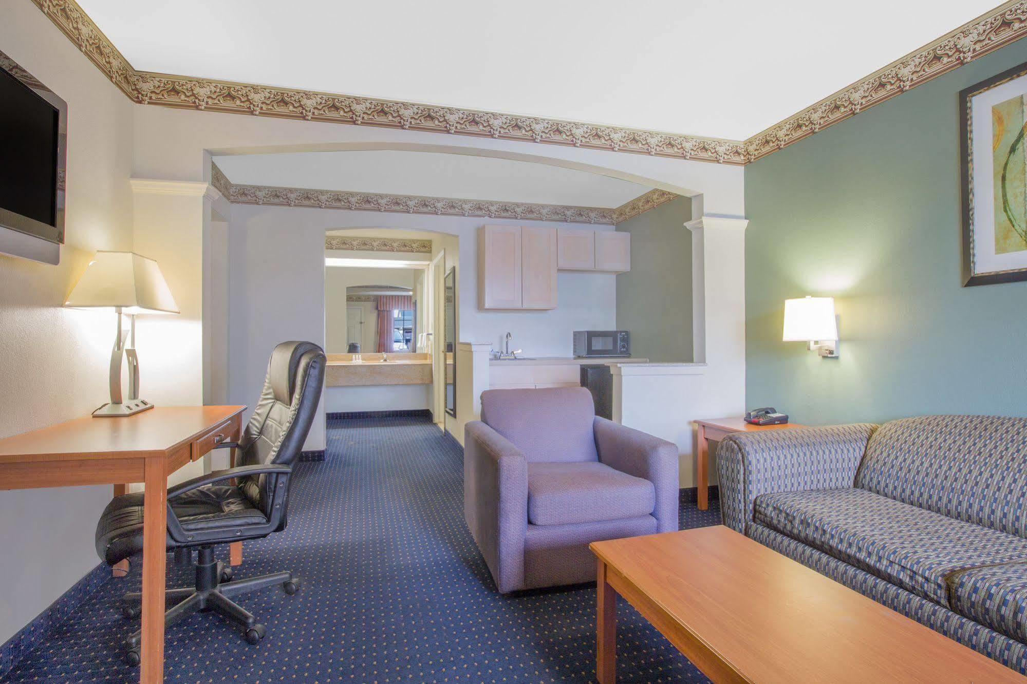 Days Inn By Wyndham Nacogdoches/Sfa University/Downtown מראה חיצוני תמונה